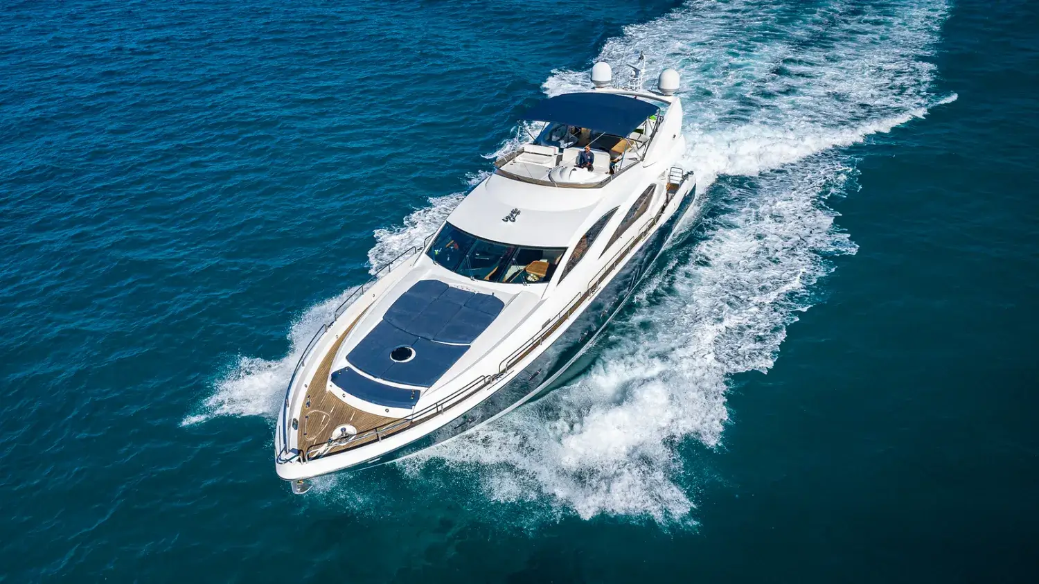 82' Sunseeker + Water Toys