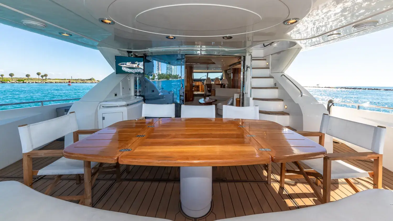 82' Sunseeker + Water Toys
