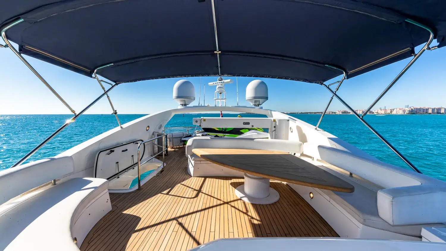 82' Sunseeker + Water Toys