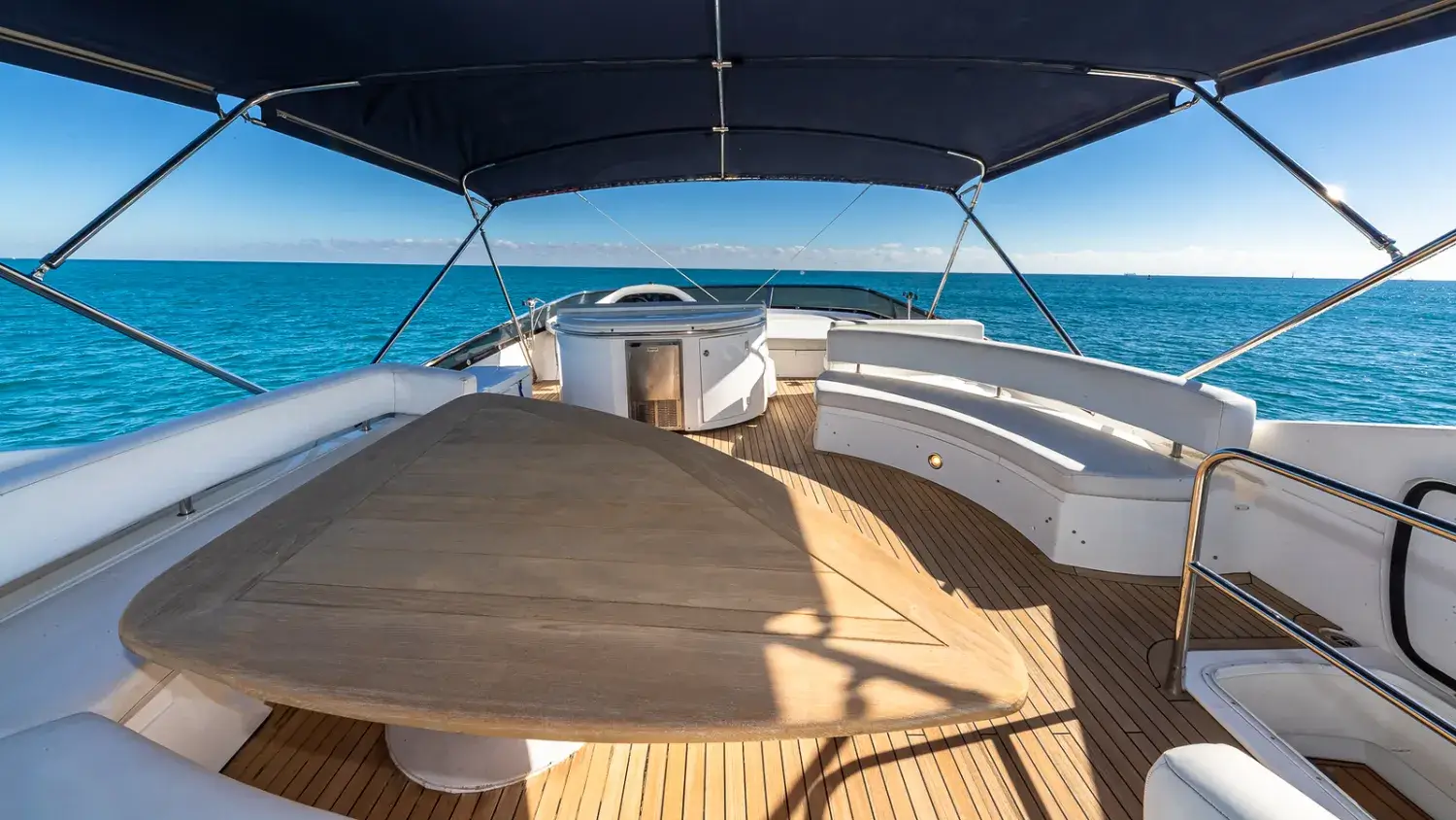 82' Sunseeker + Water Toys
