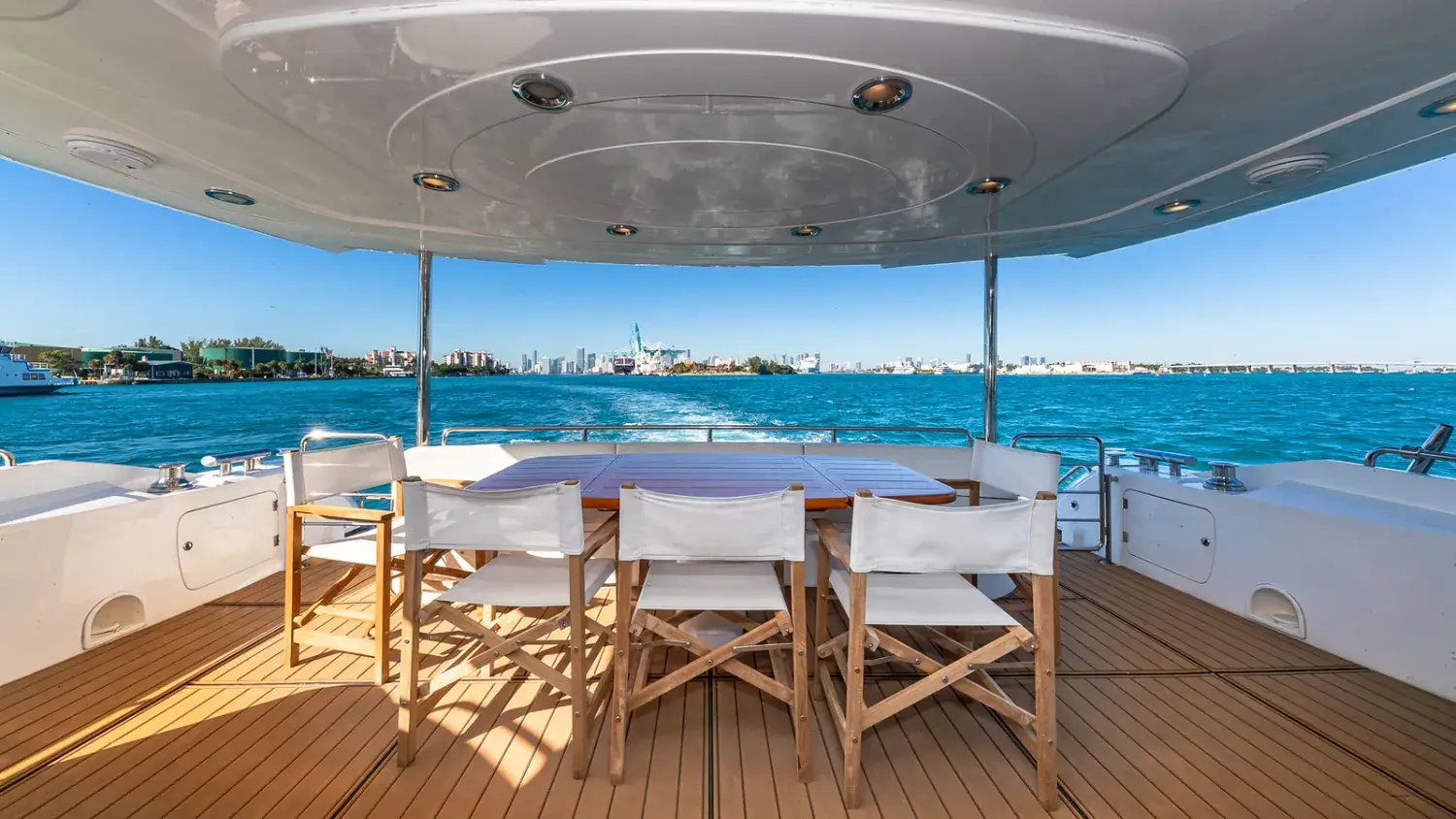 82' Sunseeker + Water Toys