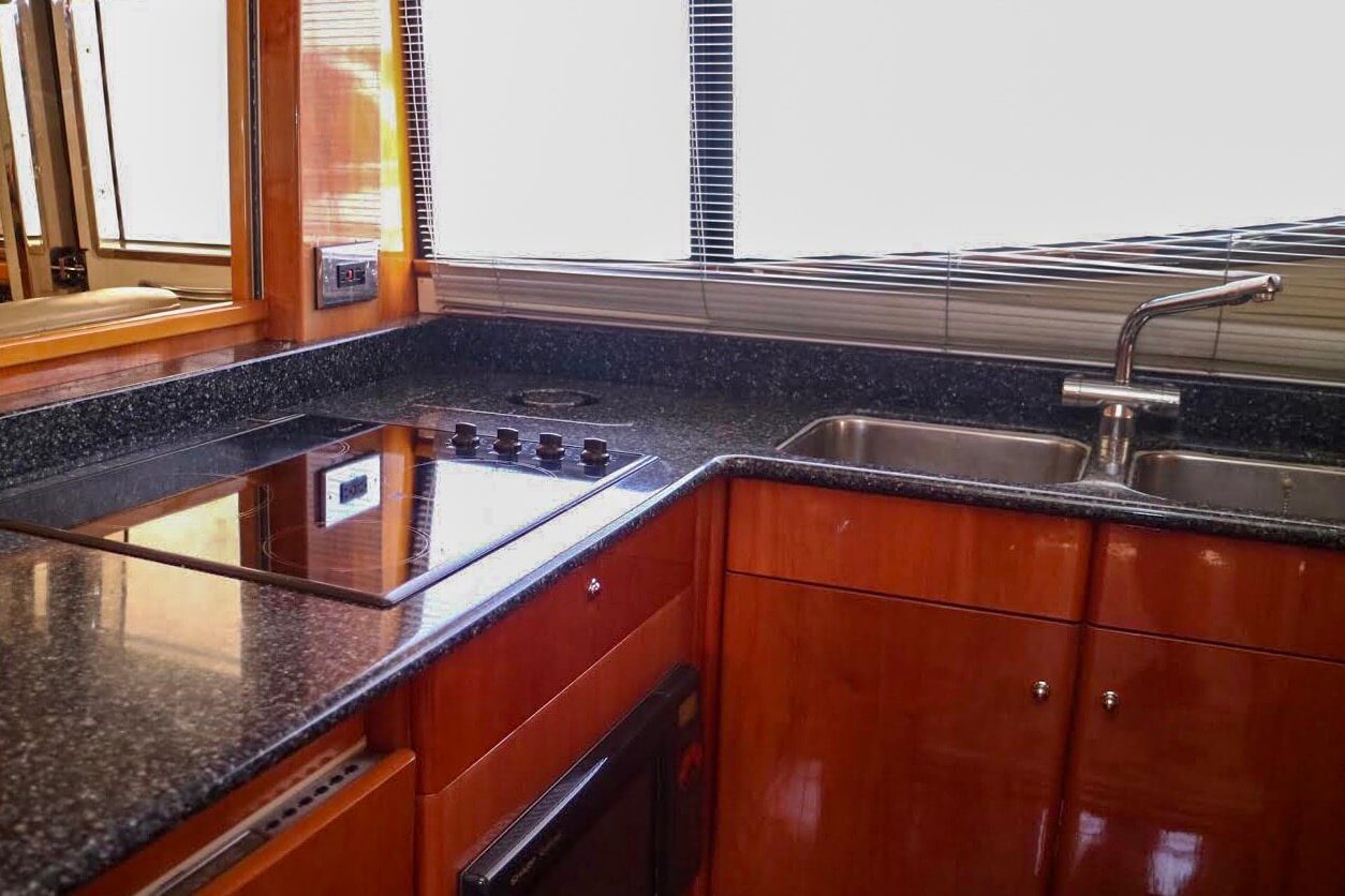 83' Sunseeker Flybridge