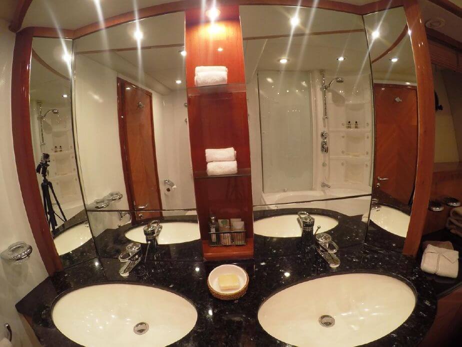 83' Sunseeker Flybridge