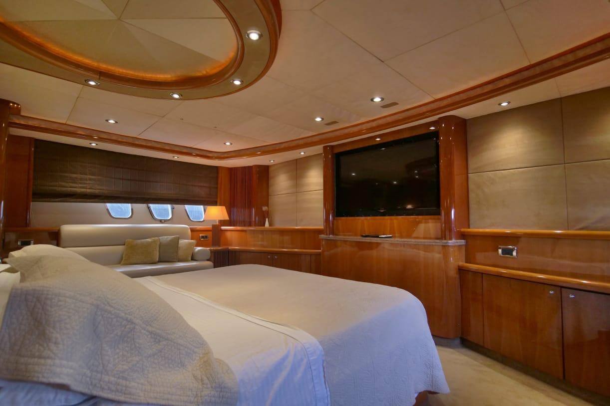 83' Sunseeker Flybridge