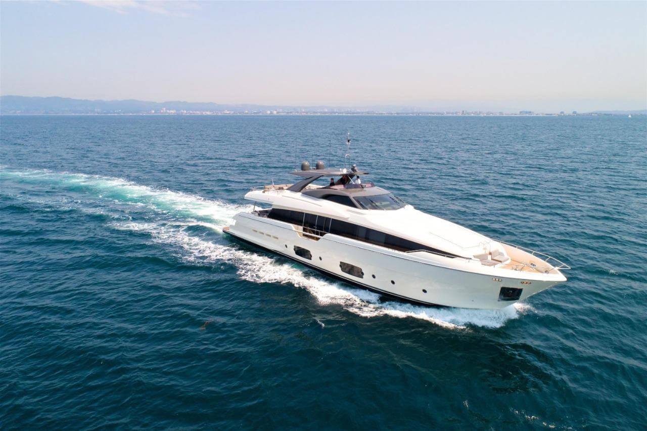 96' Ferretti Flybridge