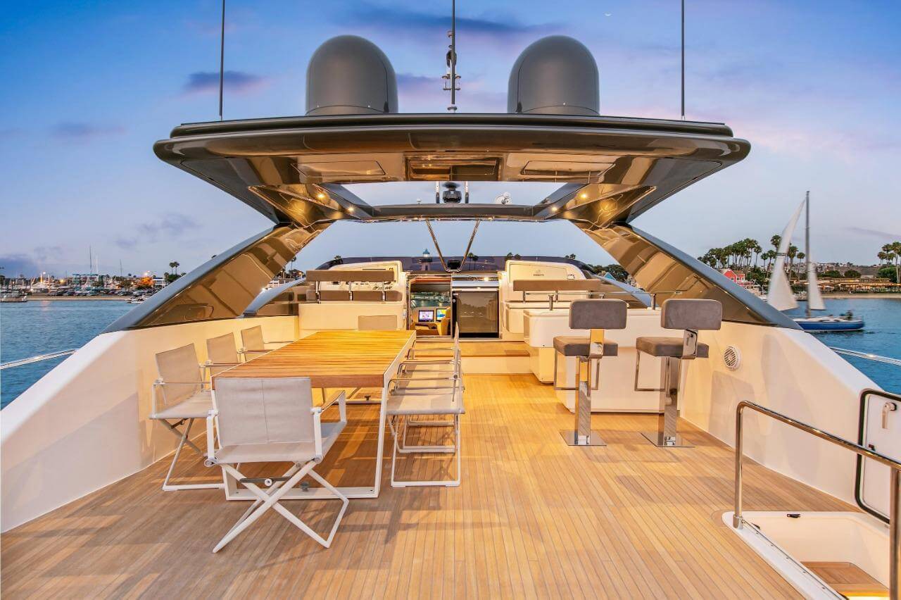 96' Ferretti Flybridge