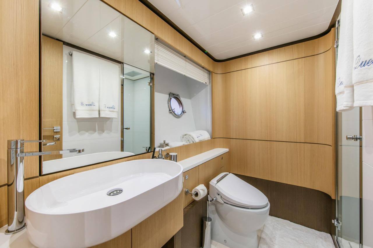 96' Ferretti Flybridge