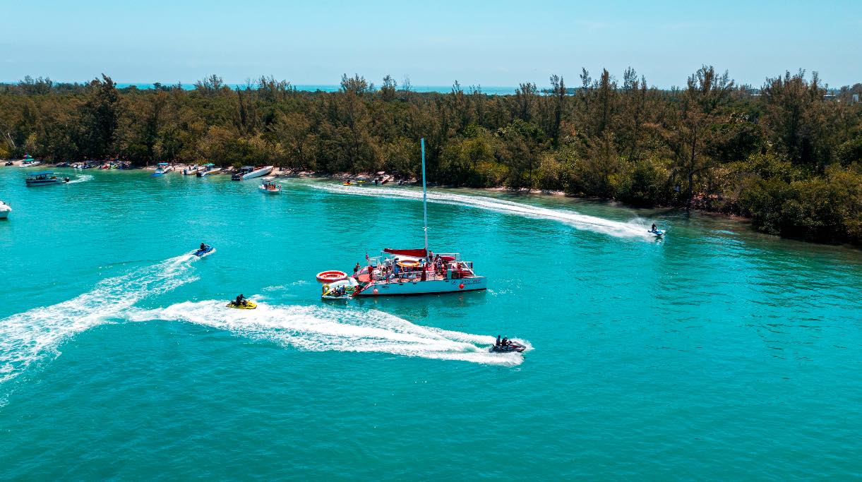 50' Catamaran + Water Toys